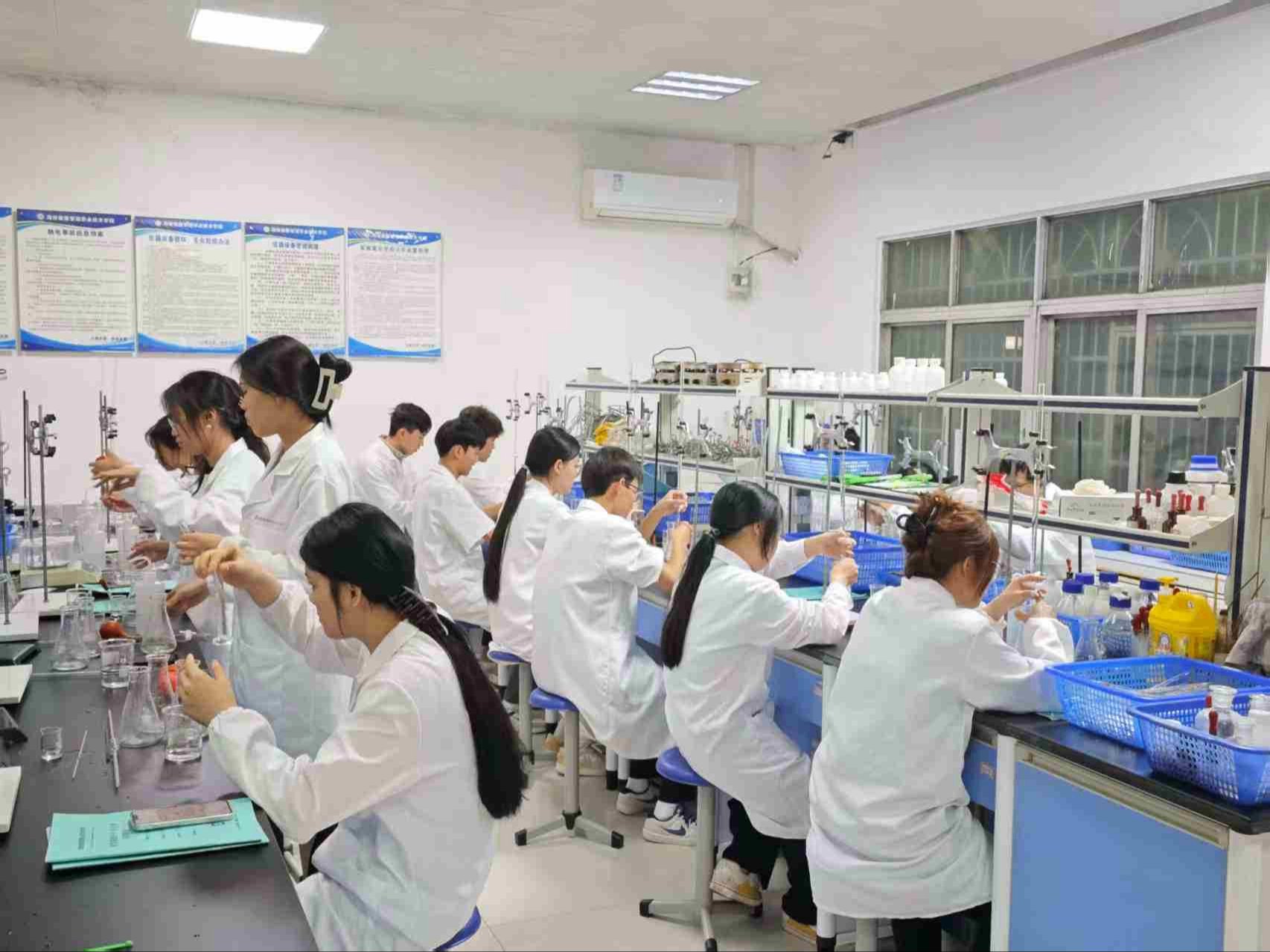 食品与药学系组织开展专业技能实操训练